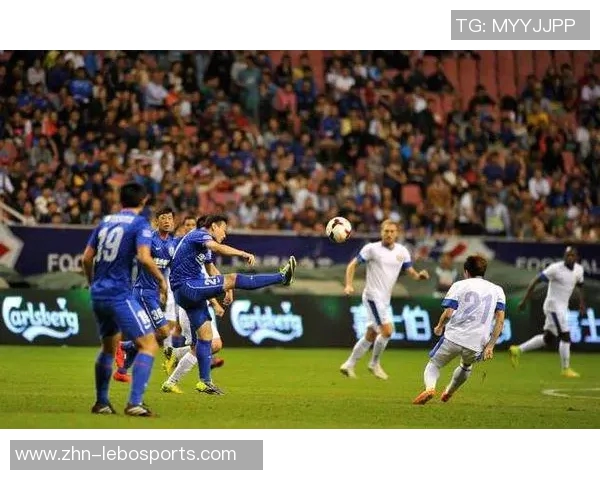 深入解析足球进攻战术的多样性与实战应用技巧探讨 深入解析足球进攻战术的多样性与实战应用技巧探讨